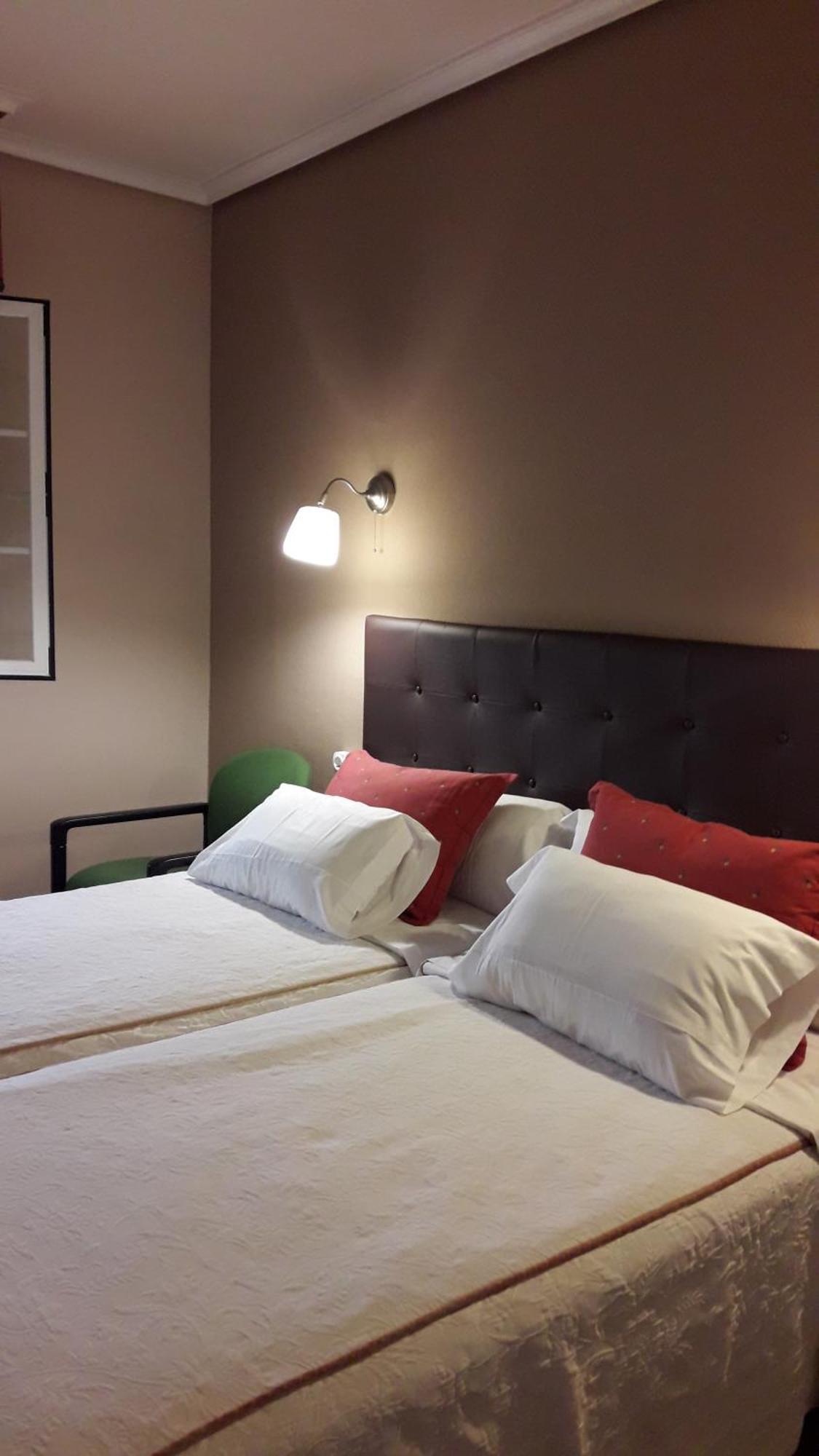 Hostal Martin - Sanabria Ribadelago Eksteriør billede