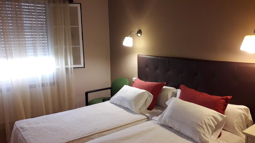 Hostal Martin - Sanabria Ribadelago Eksteriør billede