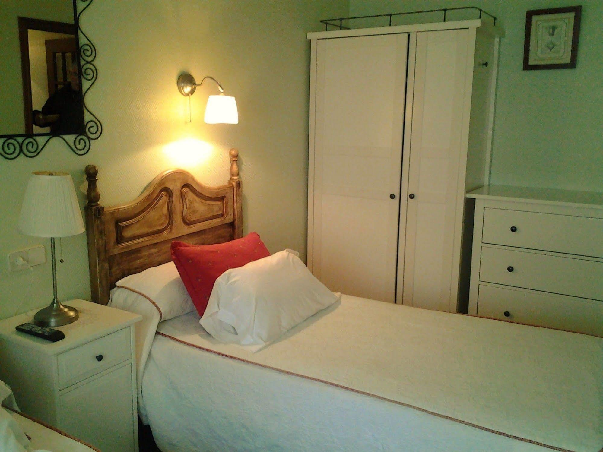 Hostal Martin - Sanabria Ribadelago Eksteriør billede