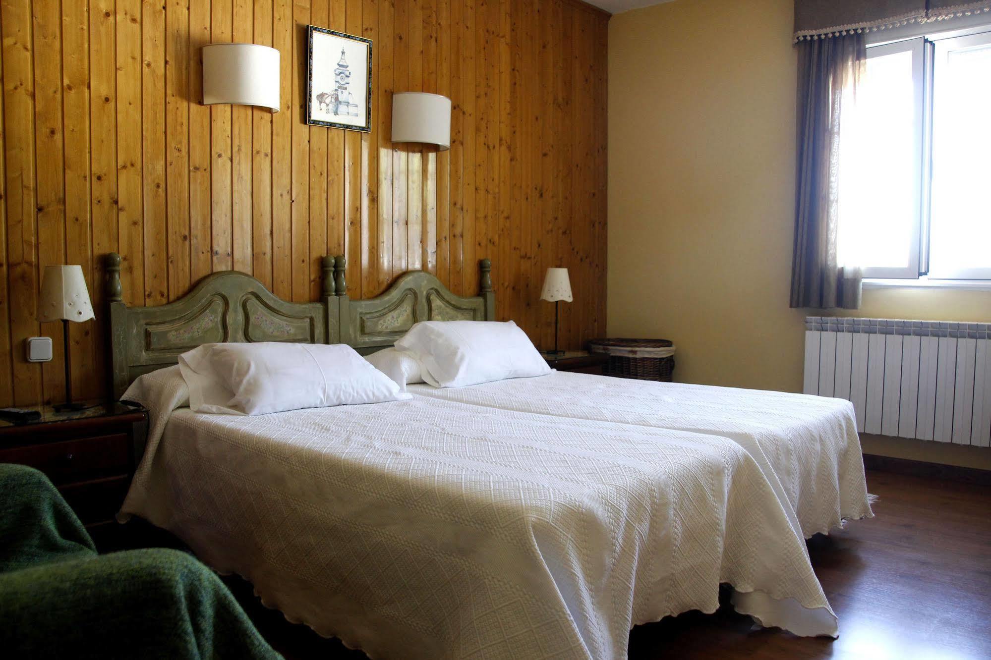 Hostal Martin - Sanabria Ribadelago Eksteriør billede